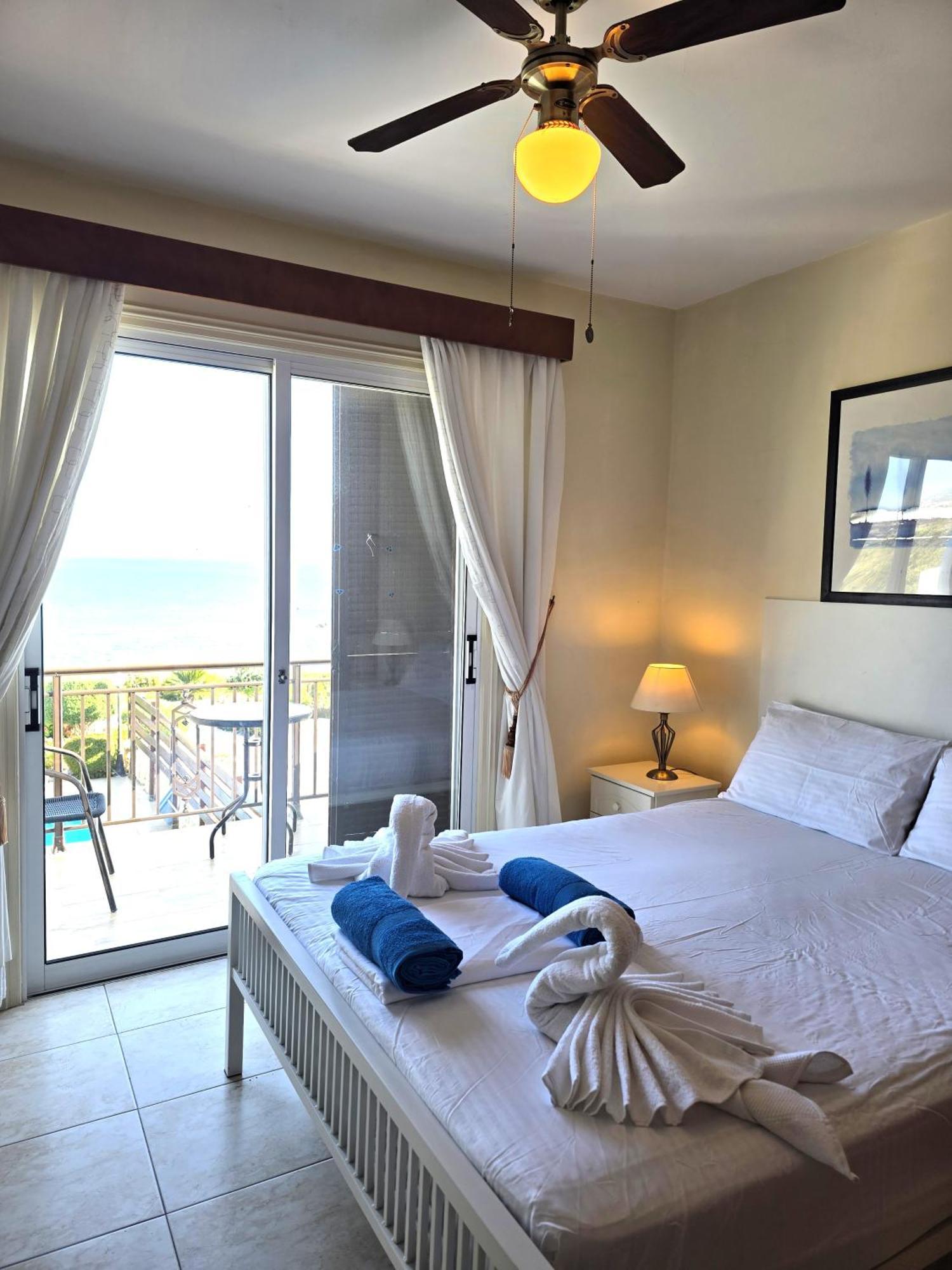 H&O Sunrise Villa In Coral Bay! Εξωτερικό φωτογραφία